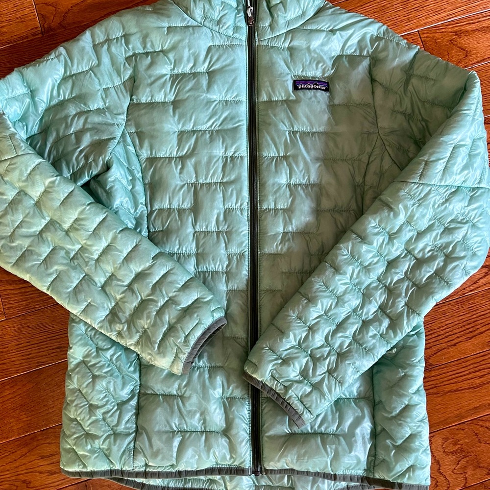 Women’s Patagonia lightweight jacket very warm six medium
